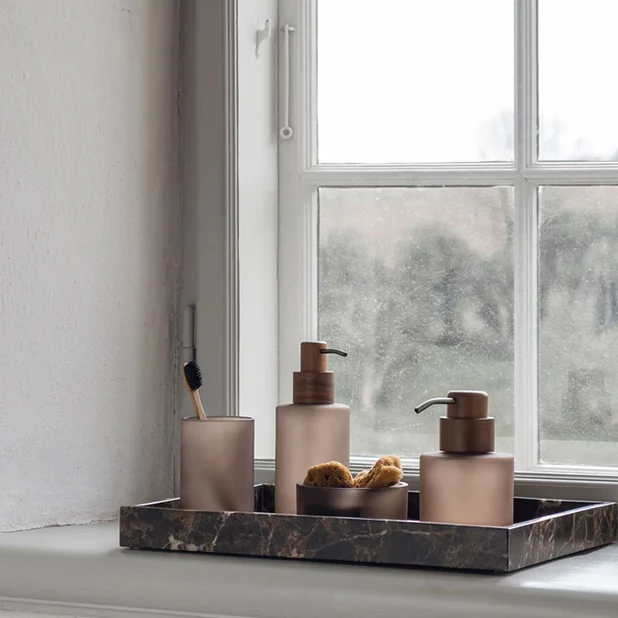 Modest Tvålpump Walnut