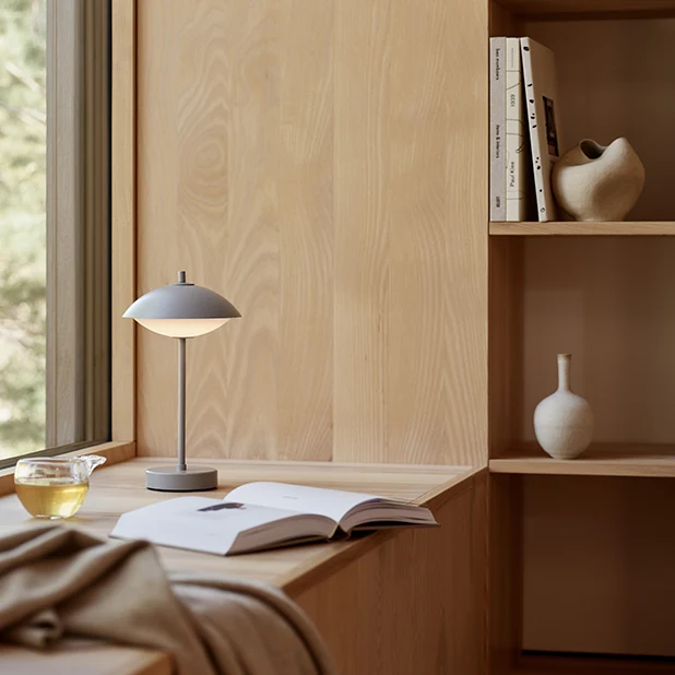 Clam Portable Bordslampa