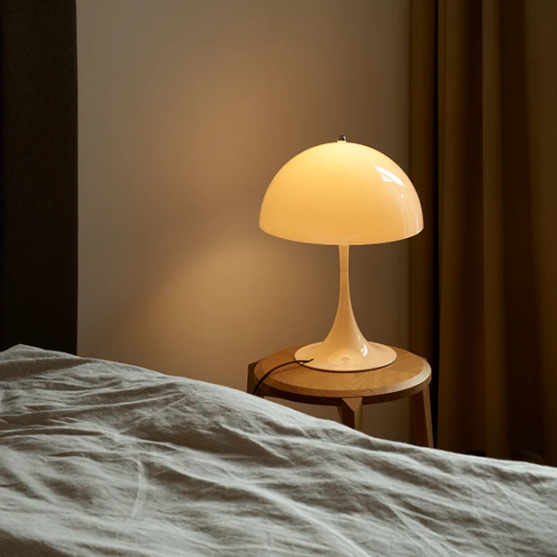 Panthella 320 Bordslampa