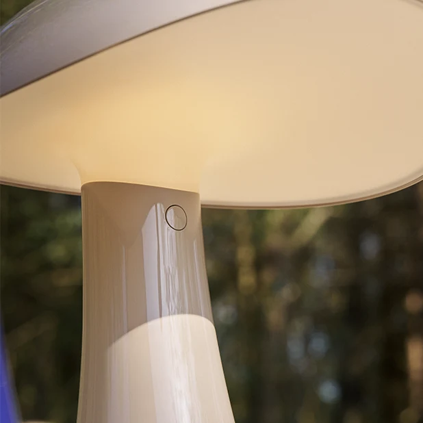 Rumee 220 Portabel Bordslampa