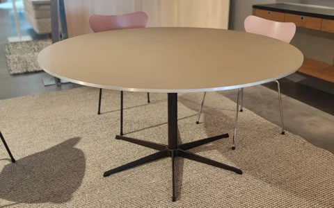 Matbord Circular A826 Ø145 Fenix Fritz Hansen