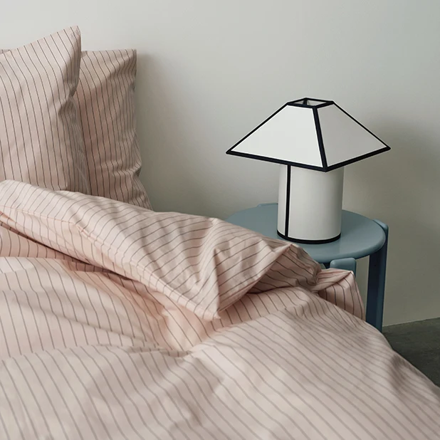 Ava Pyramid Bordslampa