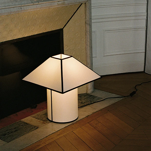 Ava Pyramid Bordslampa