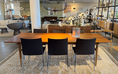 Matbord CH 327 i oljad teak och ek